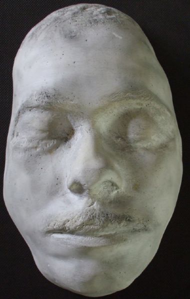 SHELF ITEM    Striking Plaster Dillinger Death Mask