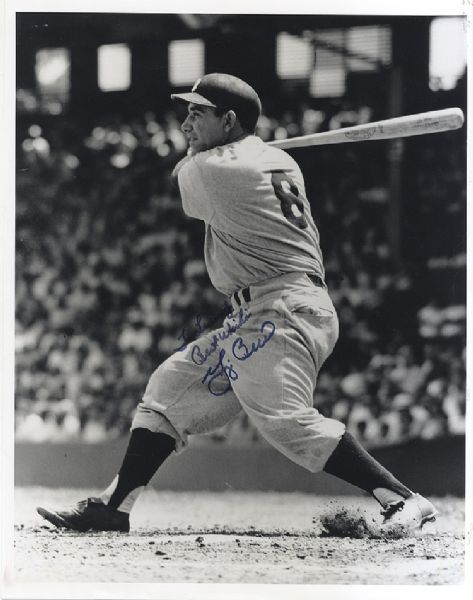 Yankee great Yogi Berra Inscribed signed photograph